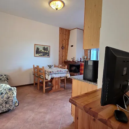 Apartment Casa Giardina-bilocale Con Deposito Biciclette-sci